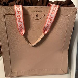 Michael Kors tote